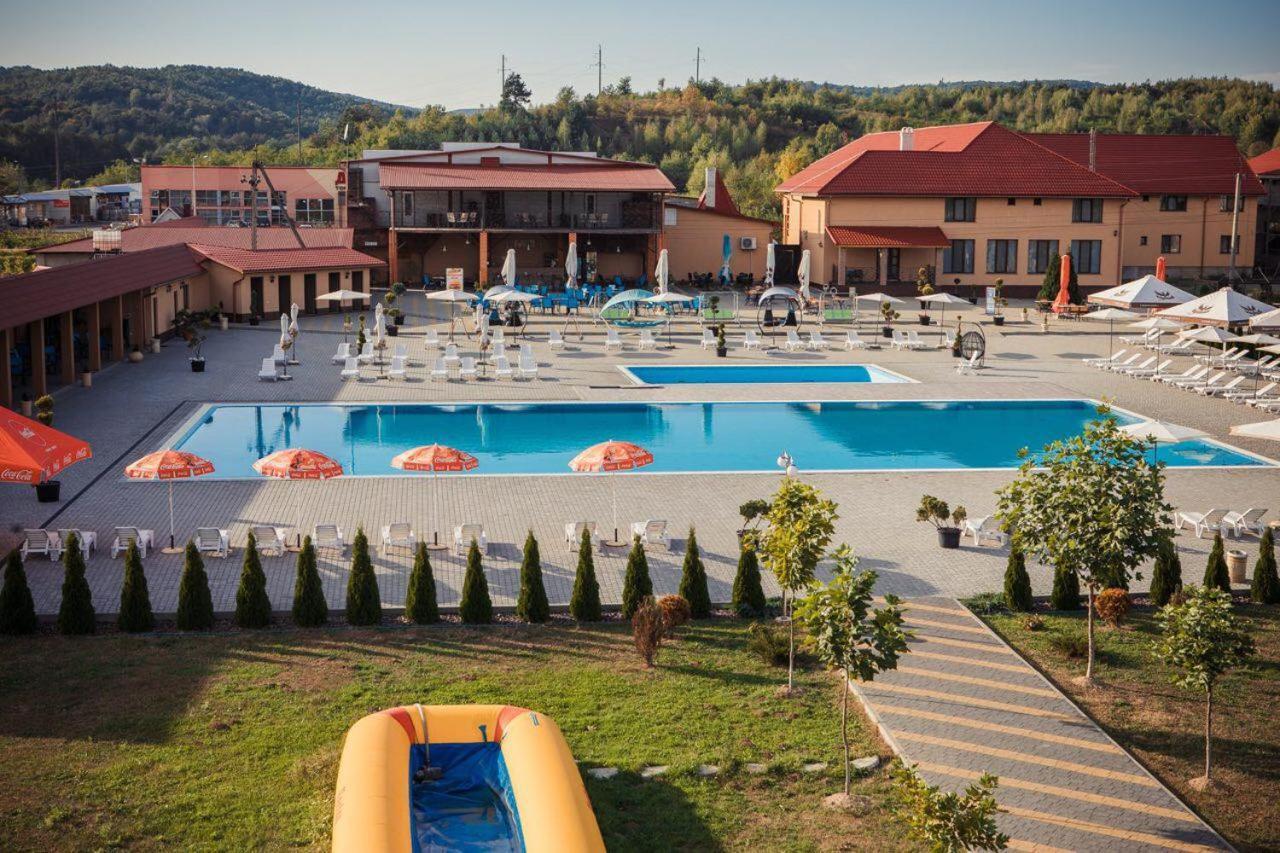 Illara Spa Hotel Irshava Exteriör bild